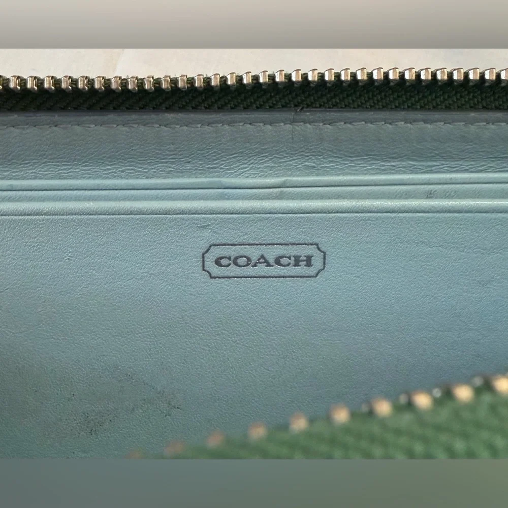 Coach Legacy Patent Leather Green Quilted Zip Around Purse Wallet Wristlet Y2K - Picture 5 of 6